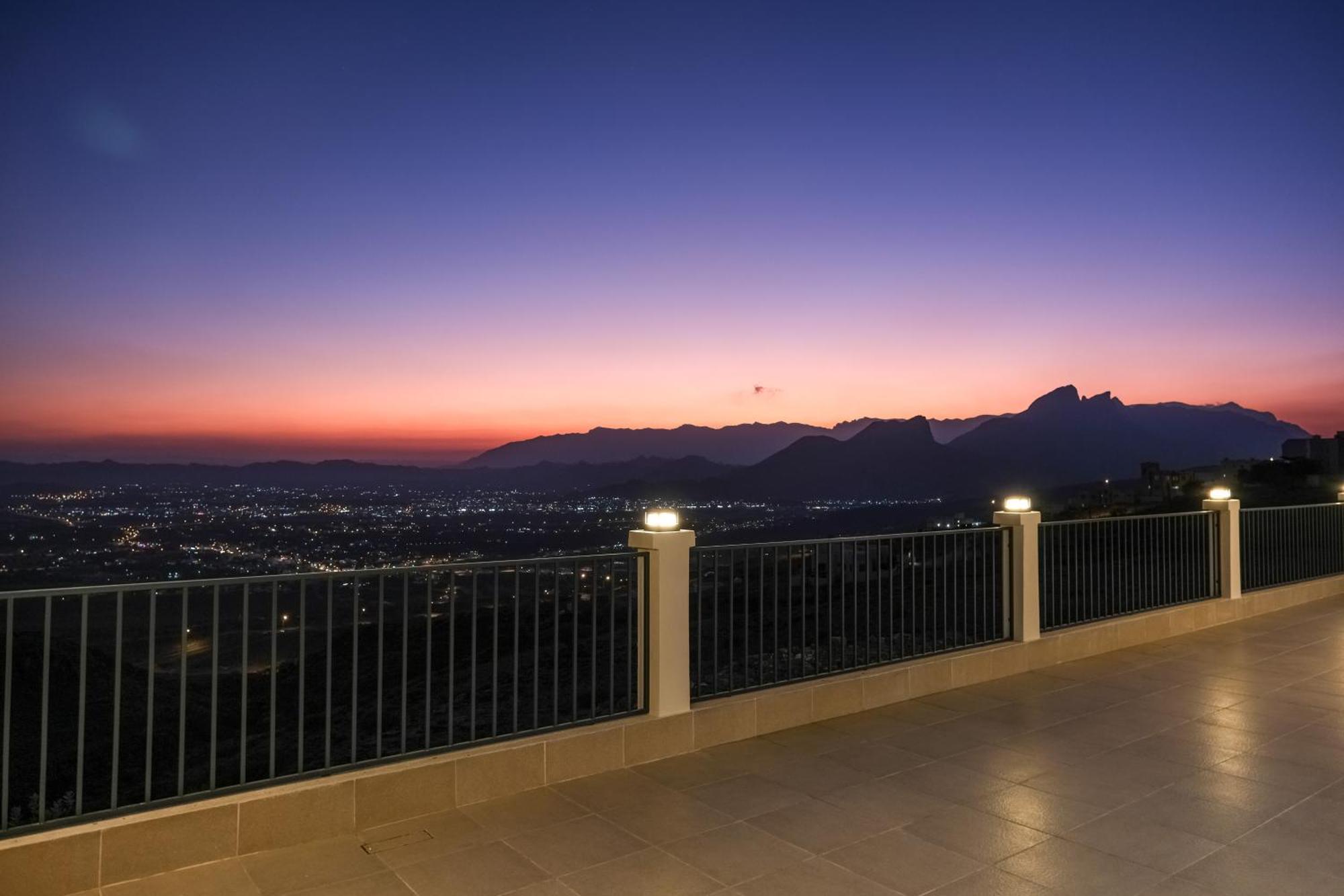 Hotel Sunset Sky à Misfāh Extérieur photo