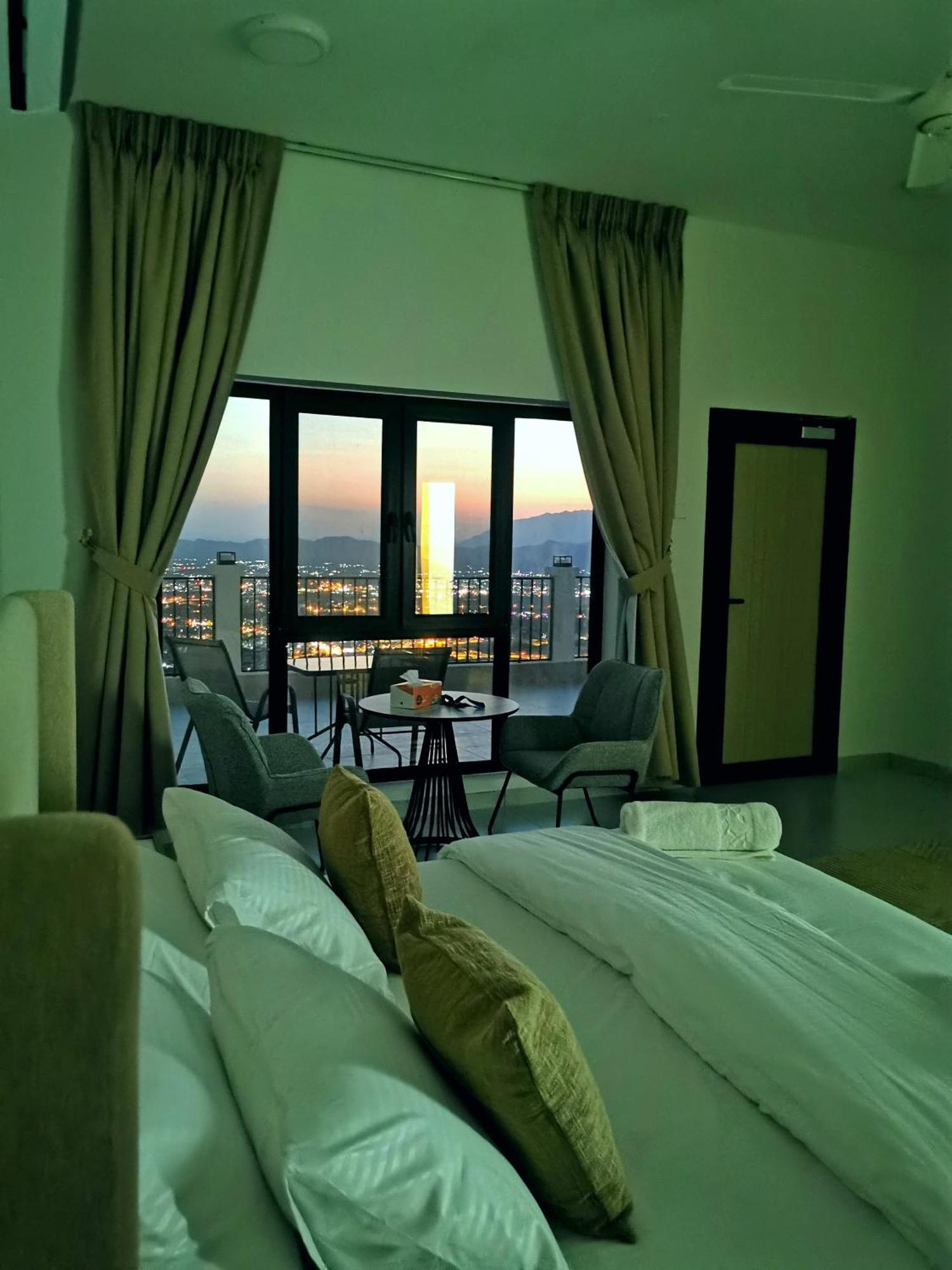 Hotel Sunset Sky à Misfāh Extérieur photo